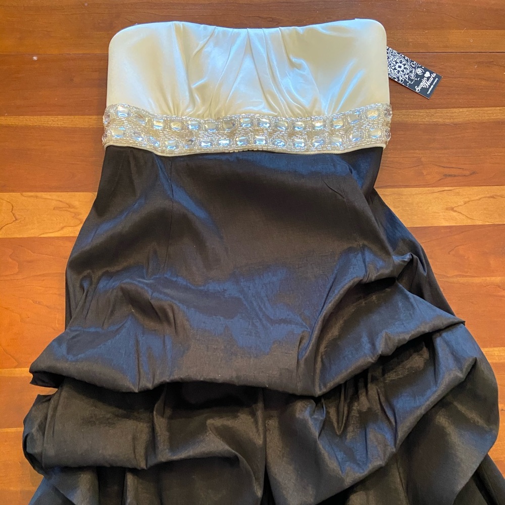 NWT Sequin Hearts Ivory and Black Prom Dress
